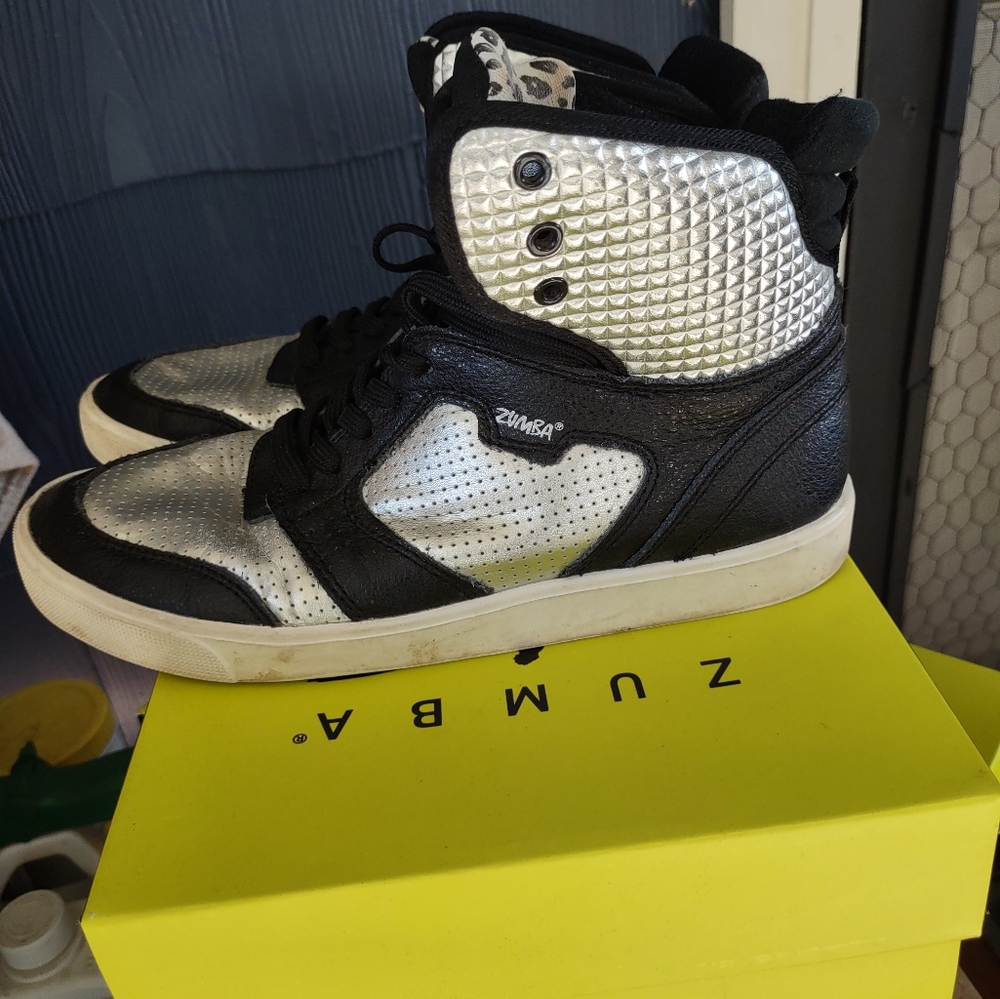 Zumba Street Glam Siver High top sneakers Size 7.5